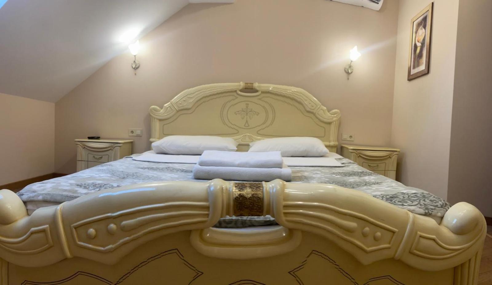 Apart Yaroslava Osmomysla 9 Square - City Center Львов Экстерьер фото