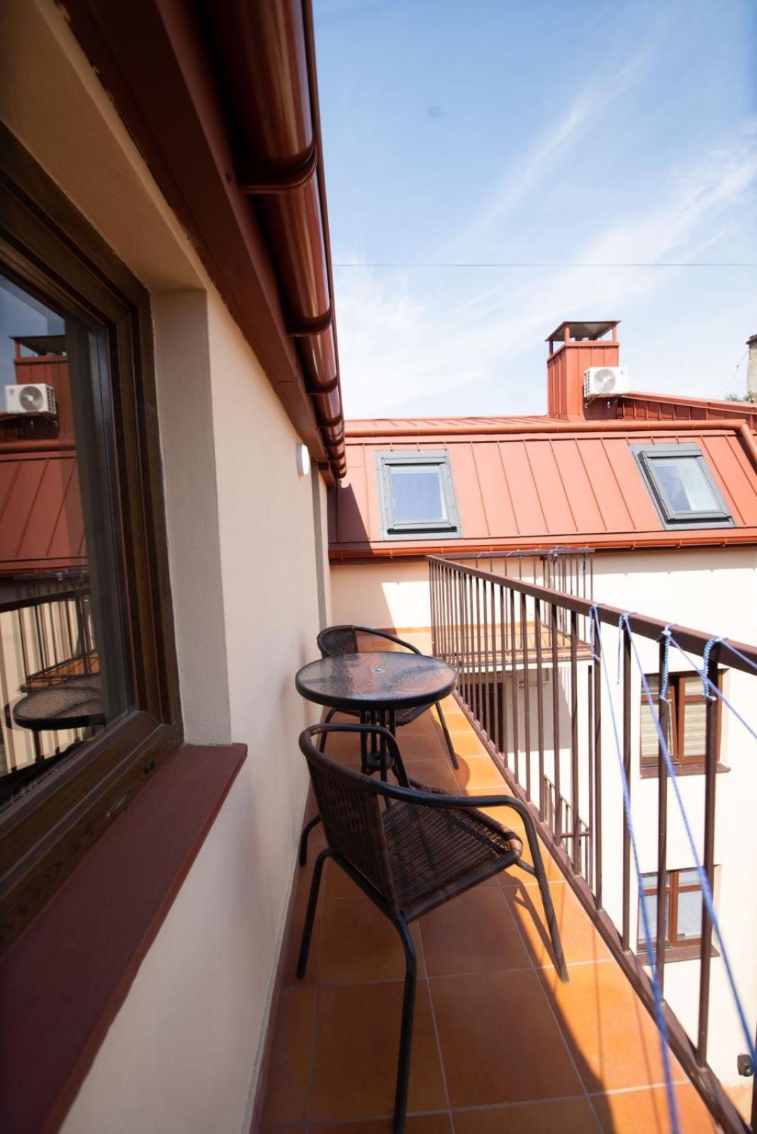 Apart Yaroslava Osmomysla 9 Square - City Center Львов Экстерьер фото