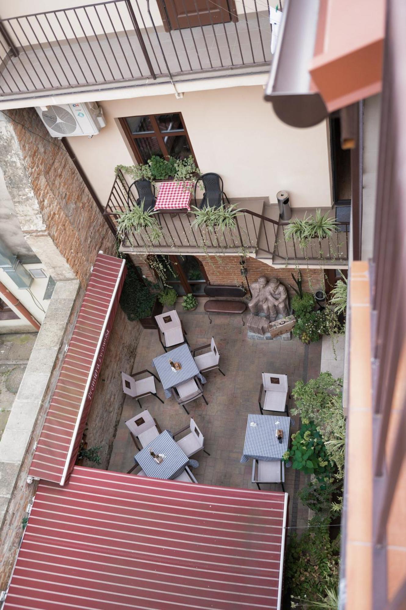 Apart Yaroslava Osmomysla 9 Square - City Center Львов Экстерьер фото