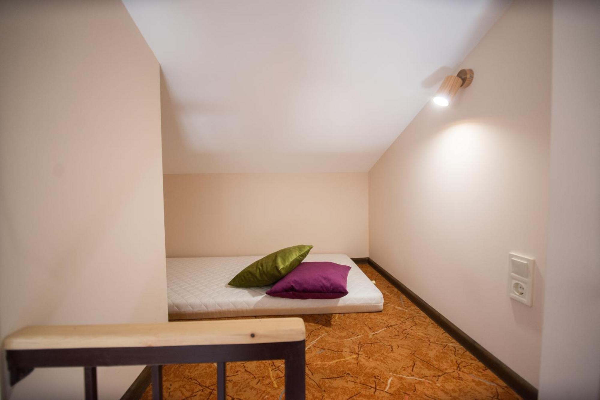 Apart Yaroslava Osmomysla 9 Square - City Center Львов Экстерьер фото